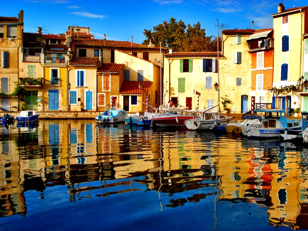 Le Miroir aux oiseaux à Martigues en Provence - Data Center - Controverse écologique et la méfiance démocratique -  Demain l'Homme, ex SOS-planete